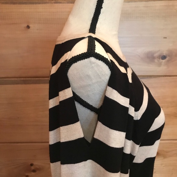 Boston Proper Cold Shoulder Side Tie Top - Picture 5 of 6